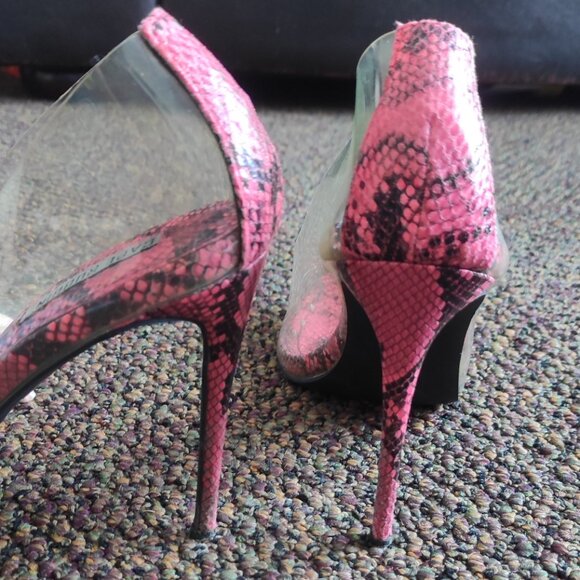 Transparent Lucite Pump Heel with Pointed Toe Cape Robbin - Picture 5 of 12